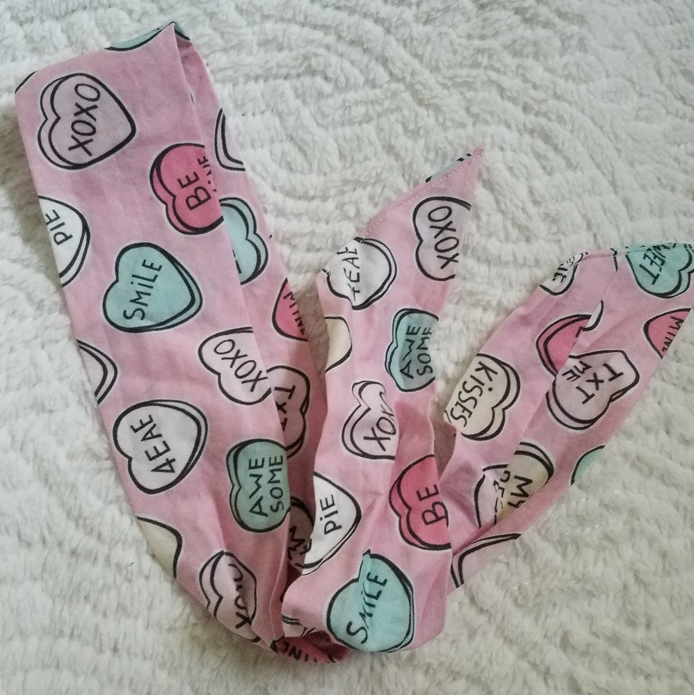 Candy hearts bow